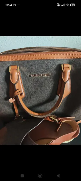 Bolso y Sandalias Michael Kors Marrón/Gris