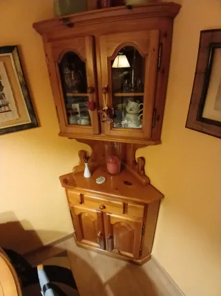 Mueble rinconera pino vidriera