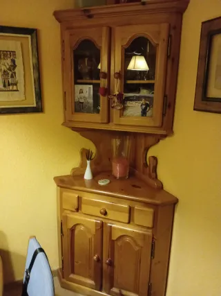 Mueble rinconera pino vidriera