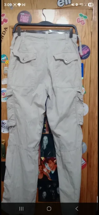 Pantalón cargo Bershka beige talla M