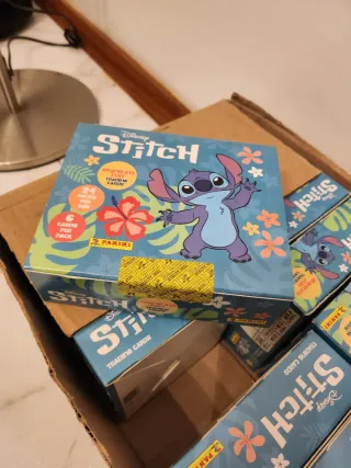 Caixa Cromos Disney Stitch Panini