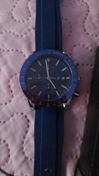 Reloj azul . Nuevo a estrenar.