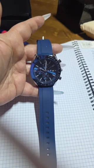 Reloj azul . Nuevo a estrenar.