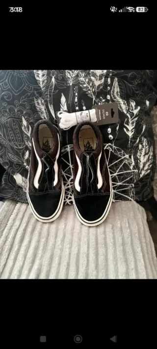 Tenis Vans Old Skool Negro y Blanco