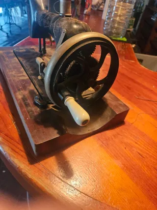 Máquina de coser antigua Gamages