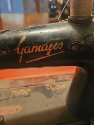 Máquina de coser antigua Gamages