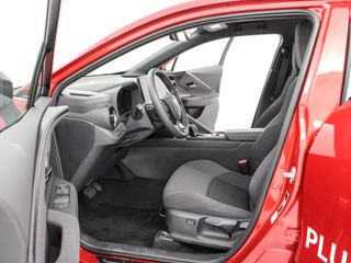 TOYOTA C-HR PLUG-IN HYBRID 220