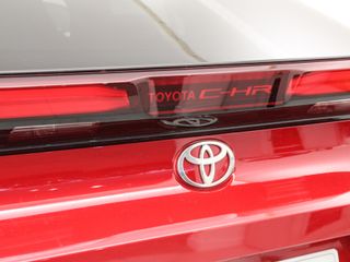 TOYOTA C-HR PLUG-IN HYBRID 220