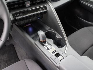 TOYOTA C-HR PLUG-IN HYBRID 220