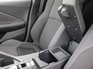 TOYOTA C-HR PLUG-IN HYBRID 220