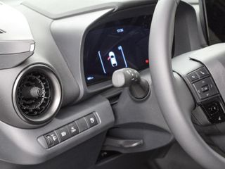 TOYOTA C-HR PLUG-IN HYBRID 220