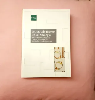 Libro Lecturas obligatorias de Historia Psicología