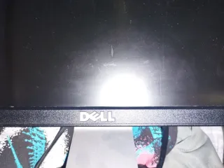 Monitor Dell Negro con pantalla de 22".