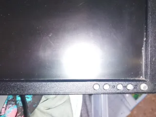 Monitor Dell Negro con pantalla de 22".