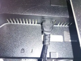 Monitor Dell Negro con pantalla de 22".