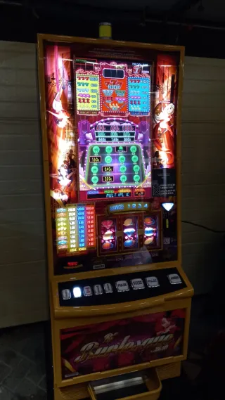 Tragaperras Burlesque salón 1000