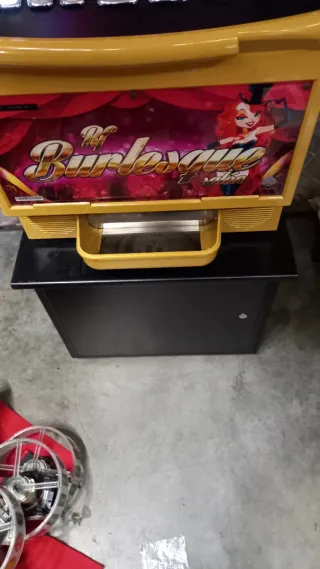 Tragaperras Burlesque salón 1000