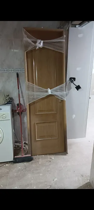 Puerta de madera 70cm y 200cm de alto