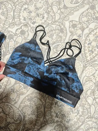 Conjunto deportivo camuflaje azul y negro