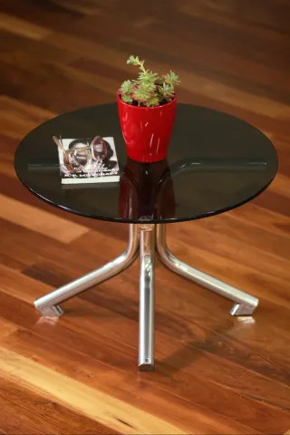 PEQUEÑA MESA REDONDA DE CENTRO MIDCENTURY