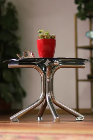 PEQUEÑA MESA REDONDA DE CENTRO MIDCENTURY