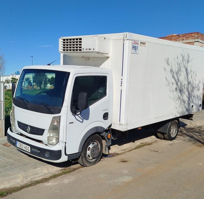 Nissan NT400 Cabstar 2011 - foto 1