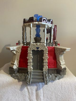 Torre Gormiti y muñecos