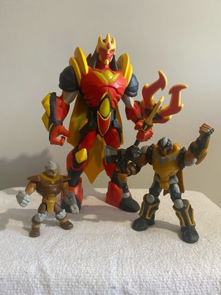 Torre Gormiti y muñecos