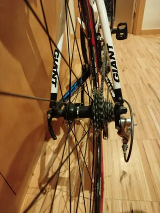 Bicicleta de carretera Giant Defy