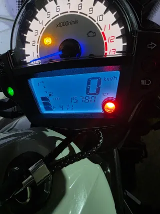 Kawasaki ER-6n Naked Negra y Blanca 15 600 km 2015