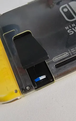 Nintendo Switch V2 edizione Pokémon Eevee.