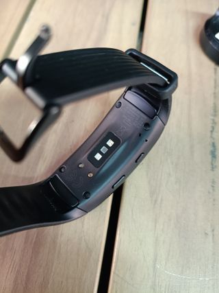 Samsung Gear Fit 2 Pro - Seguidor de actividad con monitor de ritmo cardiaco, Talla Large, Negro [Versión importada: Podría presentar problemas de compatibilidad]