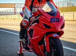 Suzuki GSXR 600 K6 Roja