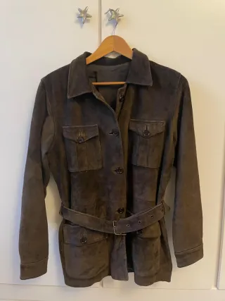 Chaqueta ante marrón con cinturón