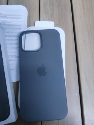 Funda de silicona con MagSafe para el iPhone 16 Pro Max - Gris piedra