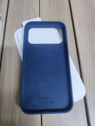 Funda de silicona con MagSafe para el iPhone 17 Pro Max - Medianoche