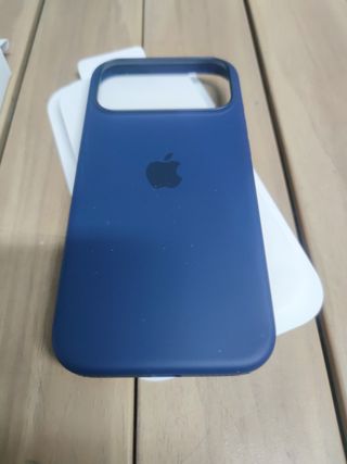 Funda de silicona con MagSafe para el iPhone 17 Pro Max - Medianoche