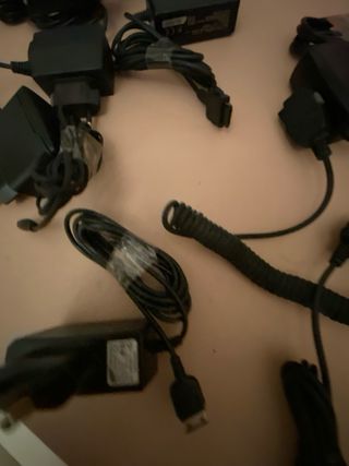 Cargadores varios para móvil y coche