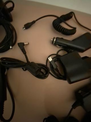 Cargadores varios para móvil y coche