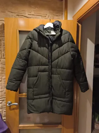 Chaqueta larga acolchada verde militar Noisy May