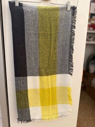 Maxi bufanda cuadros blanco, amarillo y negro