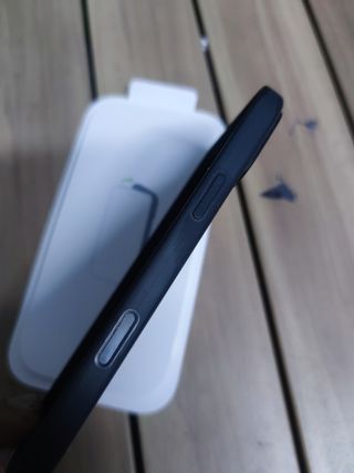 Funda de silicona con MagSafe para el iPhone 16 Plus - Negro