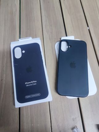 Funda de silicona con MagSafe para el iPhone 16 Plus - Negro