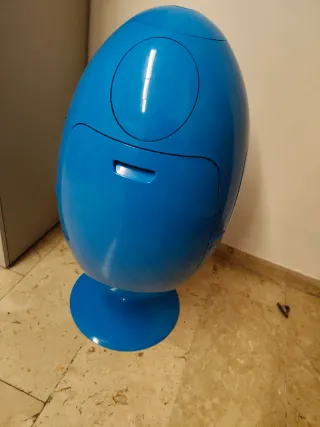 Ovetto ,pattumiera ,differenziata , alla moda