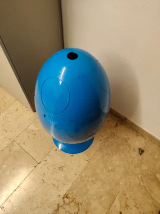 Ovetto ,pattumiera ,differenziata , alla moda