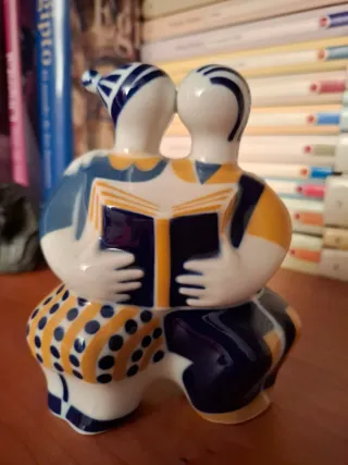 Pareja Leyendo Sargadelos