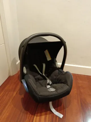 Maxi-Cosi con adaptador y manta