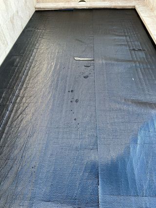 Plástico burbujas piscina negro