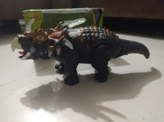 Dinosaurio de juguete para niños