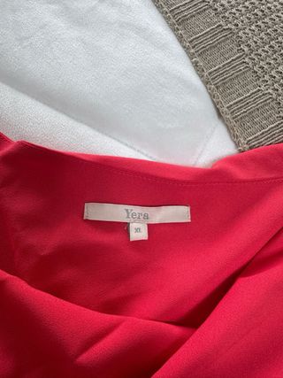 Mono rojo de fiesta con lazada